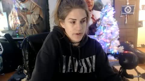Snapshot of katiecutie_5 chatting on January 1, 2025, 4:18 am Katie online show from January 1, 2025, 4:18 am
