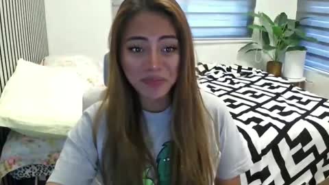 katiefrox  online show from March 3, 2025, 7:54 am