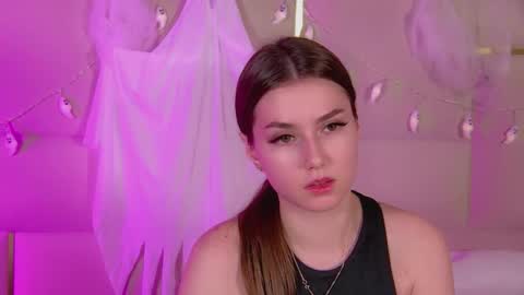 Snapshot of katiereeves chatting on November 5, 2025, 5:35 pm katiereeves online show from November 5, 2025, 5:35 pm