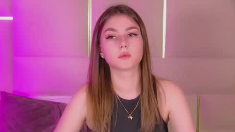 Snapshot of katiereeves chatting on November 7, 2025, 6:08 pm katiereeves online show from November 7, 2025, 6:08 pm