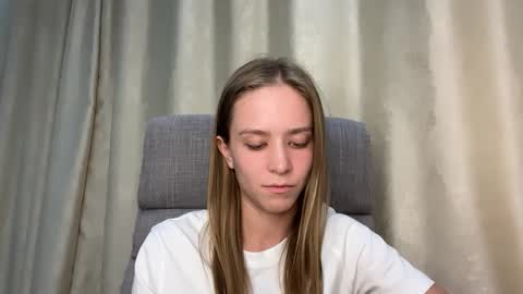 Snapshot of katievix chatting on September 25, 2025, 4:11 pm Katie online show from September 25, 2025, 4:11 pm