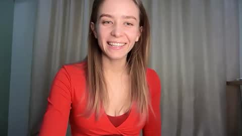 Snapshot of katievix chatting on October 7, 2025, 2:03 pm Katie online show from October 7, 2025, 2:03 pm