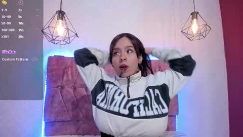 Snapshot of katiie_m chatting on October 13, 2025, 12:38 pm Katie online show from October 13, 2025, 12:38 pm