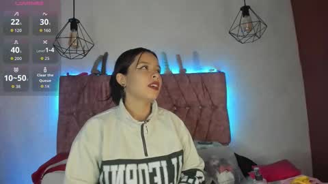 Snapshot of katiie_m chatting on November 8, 2025, 11:21 am Katie online show from November 8, 2025, 11:21 am