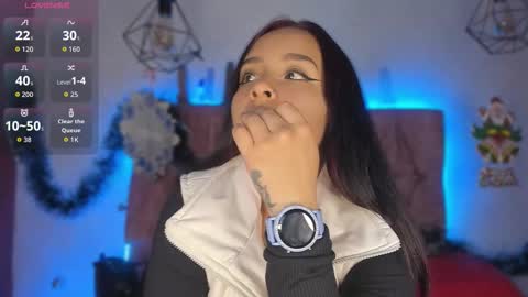 Snapshot of katiie_m chatting on November 18, 2025, 11:36 am Katie online show from November 18, 2025, 11:36 am