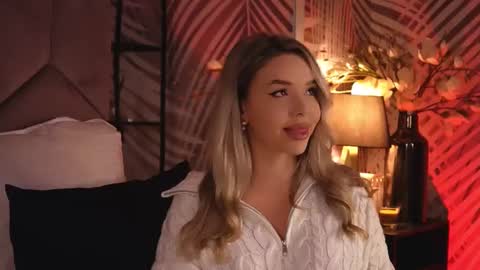 KatJolie online show from November 22, 2025, 8:30 pm