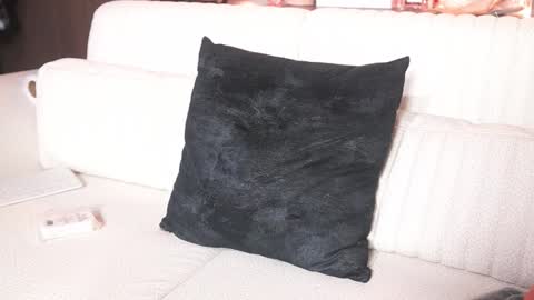 K A T L Y N  online show from January 15, 2026, 9:18 pm