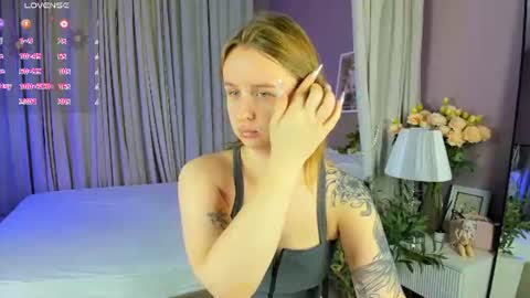 Snapshot of katrina_bail chatting on July 6, 2026, 1:02 am Katrina Bail online show from July 6, 2026, 1:02 am