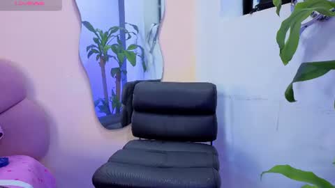 Snapshot of katrina_blaze chatting on June 25, 2026, 5:12 am katrina_blaze online show from June 25, 2026, 5:12 am