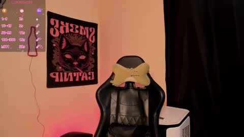 Katrina Ricci online show from December 15, 2025, 4:00 pm