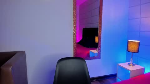 kattexxx online show from December 4, 2025, 4:55 am