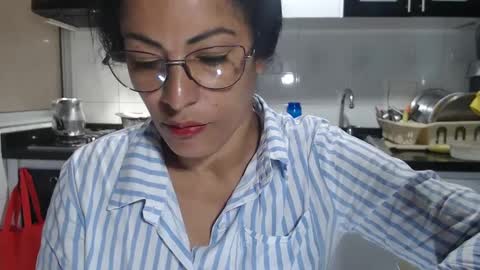 KattleyaGrey online show from September 15, 2025, 1:22 pm