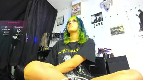 kattx   independent model online show from May 10, 2026, 2:17 am
