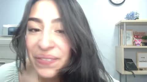 katty_love01 online show from September 17, 2025, 3:35 pm