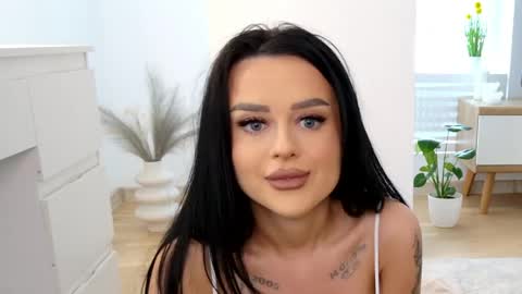 Katty Perry online show from April 20, 2026, 2:20 pm