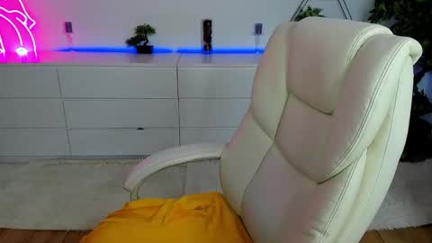 Katty online show from September 26, 2025, 6:56 pm