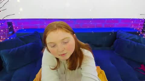 Katty online show from December 5, 2025, 7:54 pm