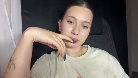 Snapshot of kattymalina chatting on July 7, 2026, 6:34 pm Elizabeth online show from July 7, 2026, 6:34 pm
