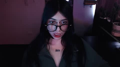 Snapshot of kattze chatting on March 2, 2025, 3:05 pm      online show from March 2, 2025, 3:05 pm