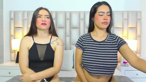 katy blonde girl and paola big boobs online show from November 22, 2025, 1:10 pm