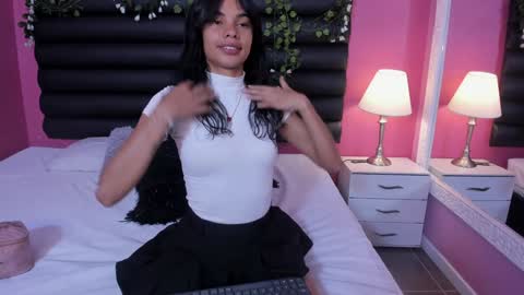 Snapshot of katy_contreras chatting on February 2, 2025, 10:57 am katy_contreras online show from February 2, 2025, 10:57 am