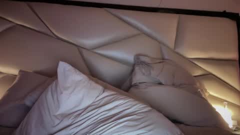 Emily online show from April 21, 2026, 1:42 am