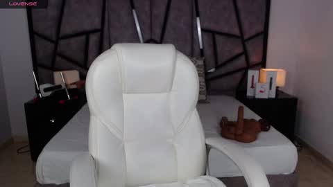 Katya Ruiz online show from February 6, 2025, 4:21 am