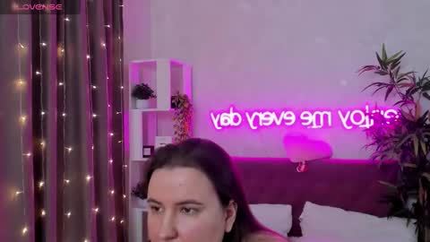 Kate online show from March 25, 2026, 5:57 am