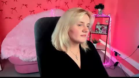 Snapshot of katybriggs chatting on June 26, 2026, 6:29 am Katy online show from June 26, 2026, 6:29 am