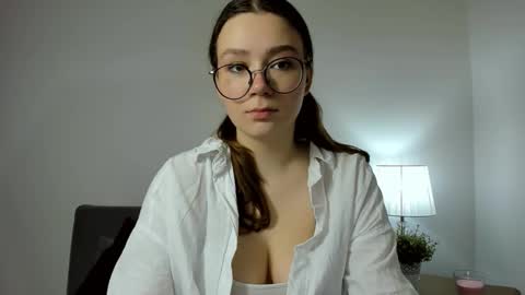 Katy online show from December 22, 2025, 7:38 am