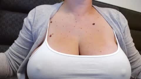 Katy online show from September 25, 2025, 3:54 am