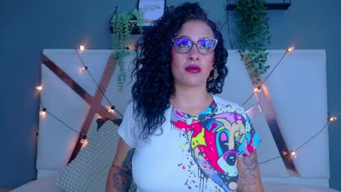 katyrataylor__ online show from April 2, 2026, 7:55 pm