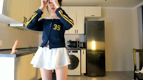 Snapshot of kawai_mai chatting on June 30, 2026, 1:34 pm mai online show from June 30, 2026, 1:34 pm