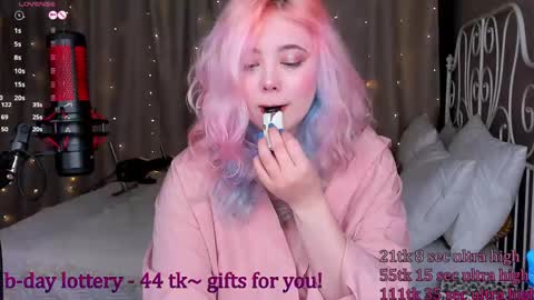 Yuki  online show from February 28, 2025, 11:58 am