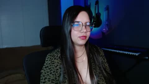 Snapshot of kay_avrill chatting on February 28, 2025, 6:54 am Kay online show from February 28, 2025, 6:54 am