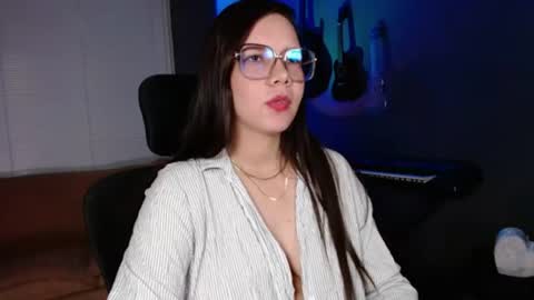Kay online show from July 15, 2026, 5:07 pm