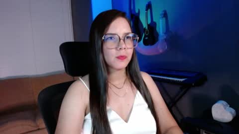 Kay online show from July 25, 2026, 1:25 am