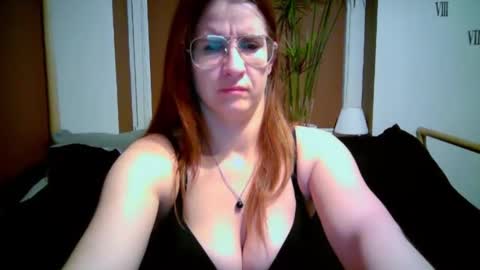 KayaLips online show from November 28, 2025, 9:17 pm