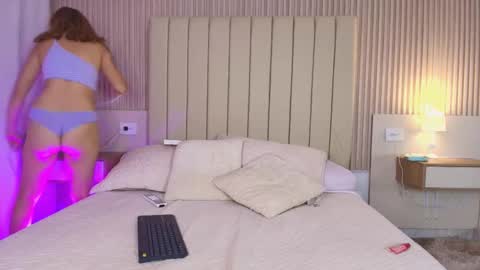 Snapshot of kayla_joness chatting on November 29, 2025, 12:30 pm Keila online show from November 29, 2025, 12:30 pm