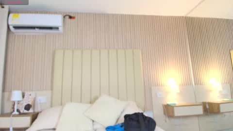 Snapshot of kayla_joness chatting on November 30, 2025, 12:31 pm Keila online show from November 30, 2025, 12:31 pm