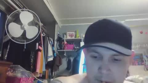 Snapshot of kaylaandmike23 chatting on April 8, 2026, 4:12 am M and K online show from April 8, 2026, 4:12 am