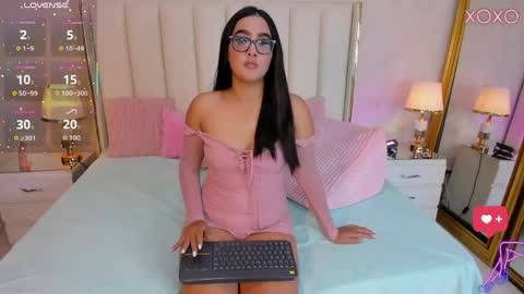 kayladavies_ online show from May 30, 2026, 8:28 pm
