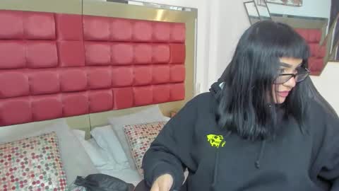 kaylahank online show from November 29, 2025, 11:57 am