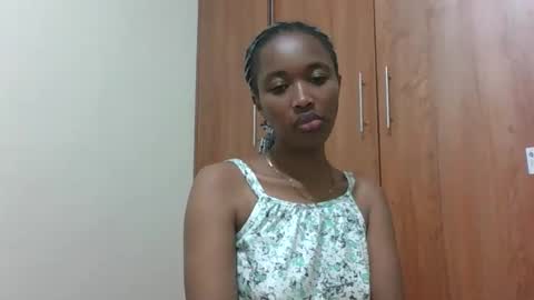 Snapshot of kaylar005 chatting on April 23, 2026, 1:29 am kaylar online show from April 23, 2026, 1:29 am