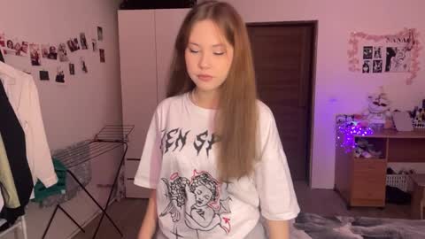 Snapshot of kaylawulfing chatting on April 25, 2026, 2:03 pm Nyelle online show from April 25, 2026, 2:03 pm