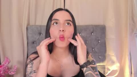 kaylee_lee online show from December 22, 2025, 5:04 am