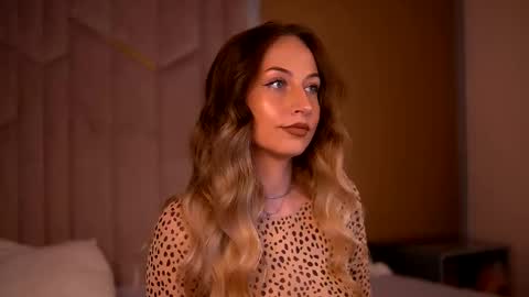 Kayleeflynn online show from October 21, 2025, 7:03 pm