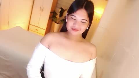 Y O U R        F U T U R E       K A Y L E E  online show from November 3, 2025, 3:19 am