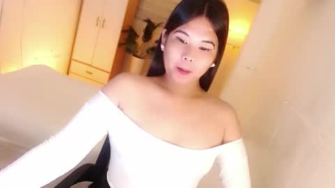 Y O U R        F U T U R E       K A Y L E E  online show from November 3, 2025, 5:25 pm