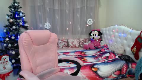 kaylesmoll online show from December 26, 2024, 10:41 pm